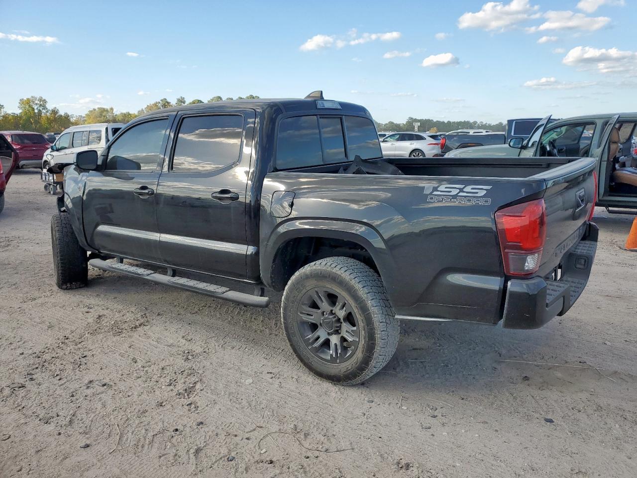2022 Toyota Tacoma Double Cab - Фото 2