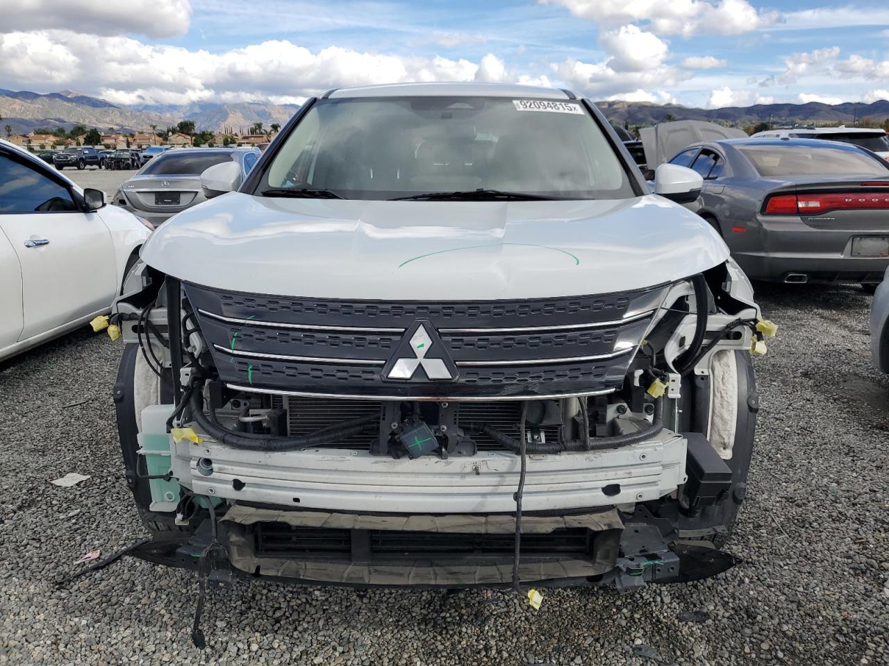 2022 Mitsubishi Outlander Se - Image 5