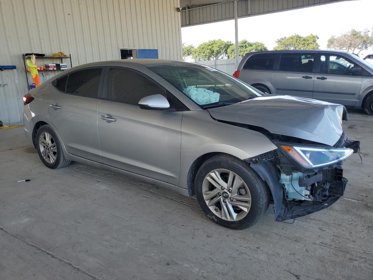 2020 Hyundai Elantra Sel - Фото 4