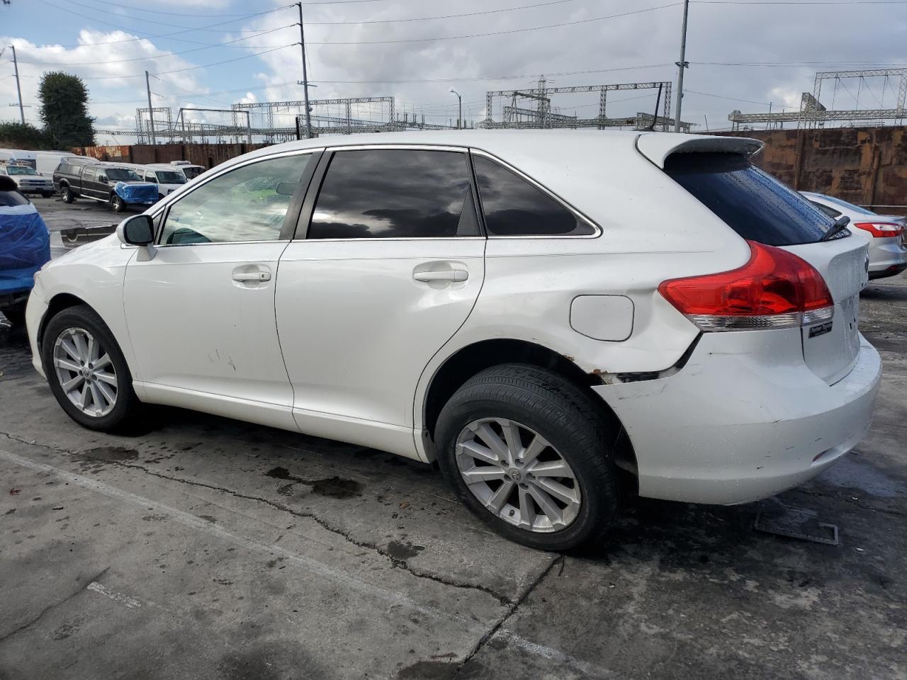 2010 Toyota Venza - Фото 2