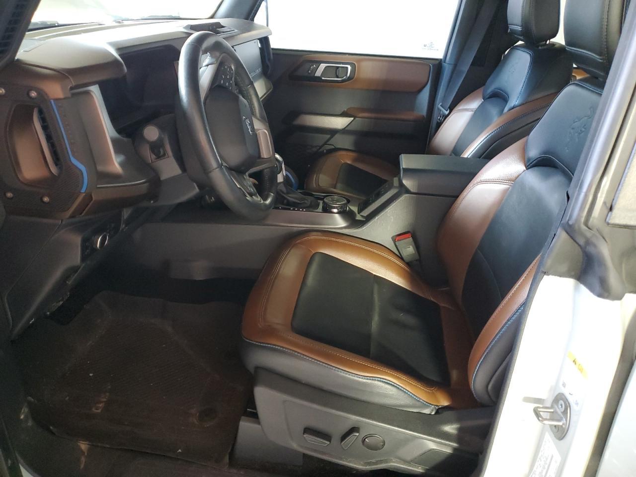 2022 Ford Bronco Base - Image 7