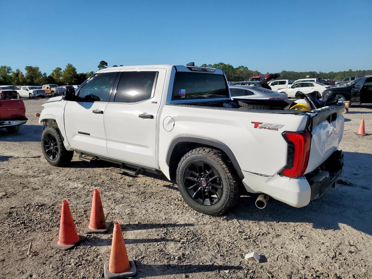 2023 Toyota Tundra Crewmax Sr - Image 2