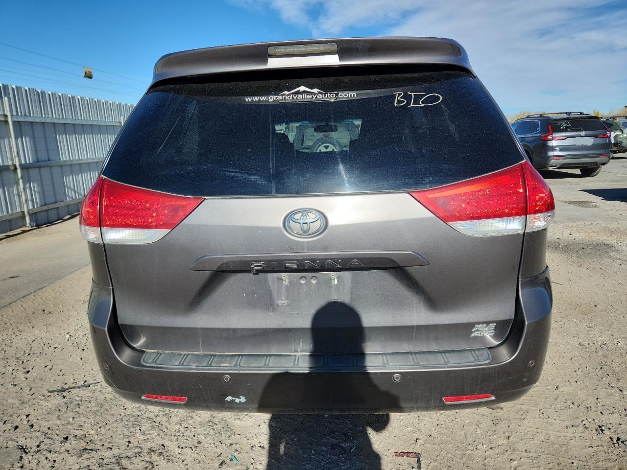 2011 Toyota Sienna Xle - Фото 6