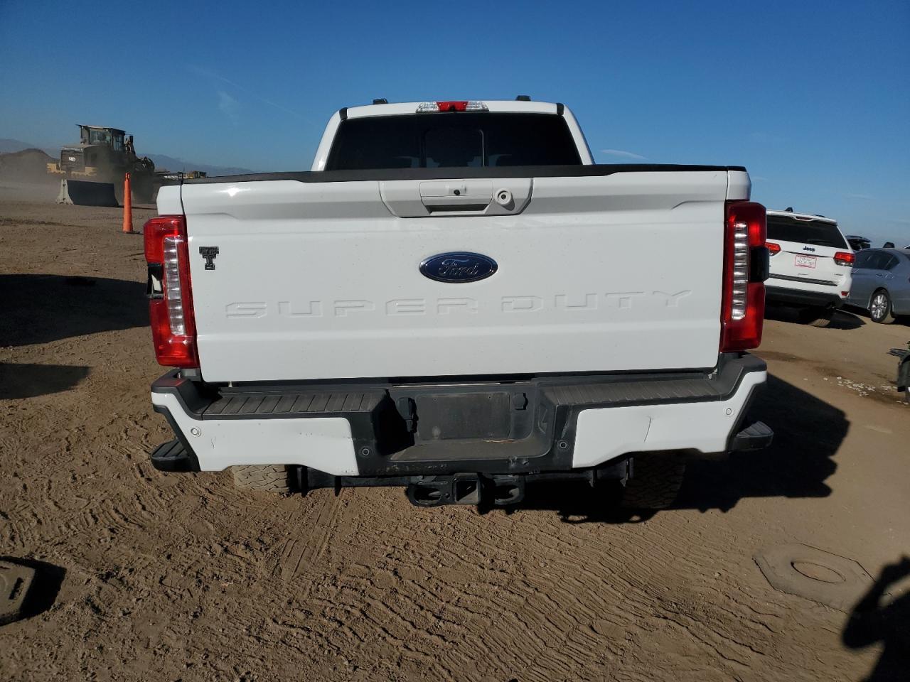 2024 Ford F250 Super Duty - Фото 6