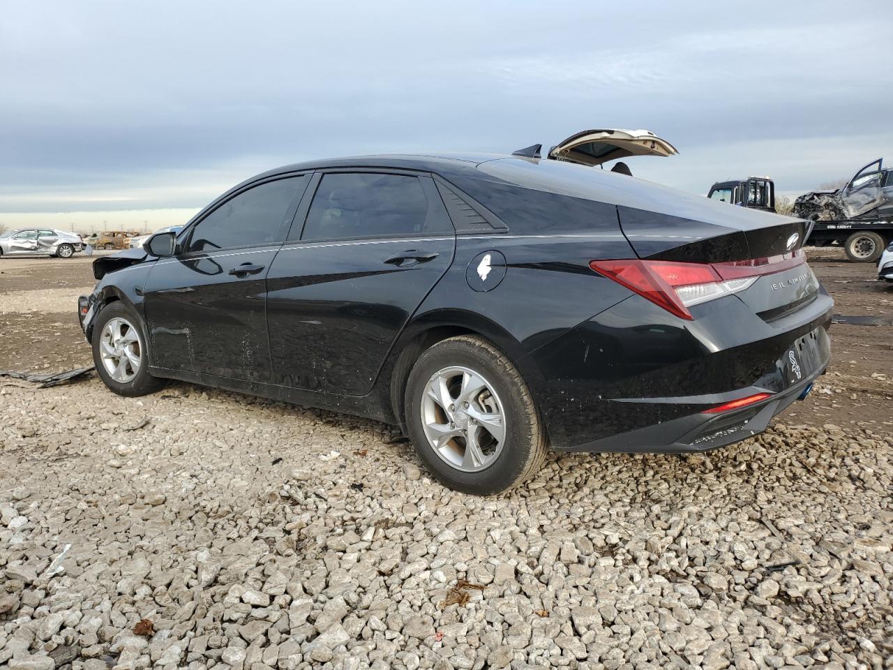 2021 Hyundai Elantra Se - Image 2