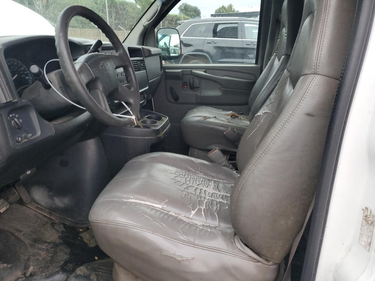 2004 Chevrolet Express Delivery Van - Фото 7