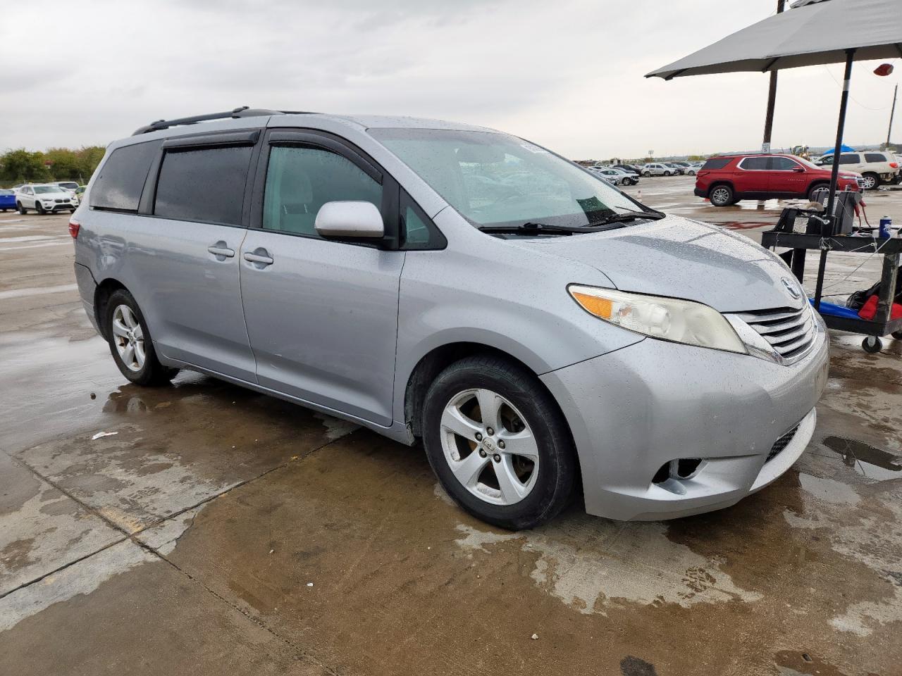 2015 Toyota Sienna Le - Фото 4