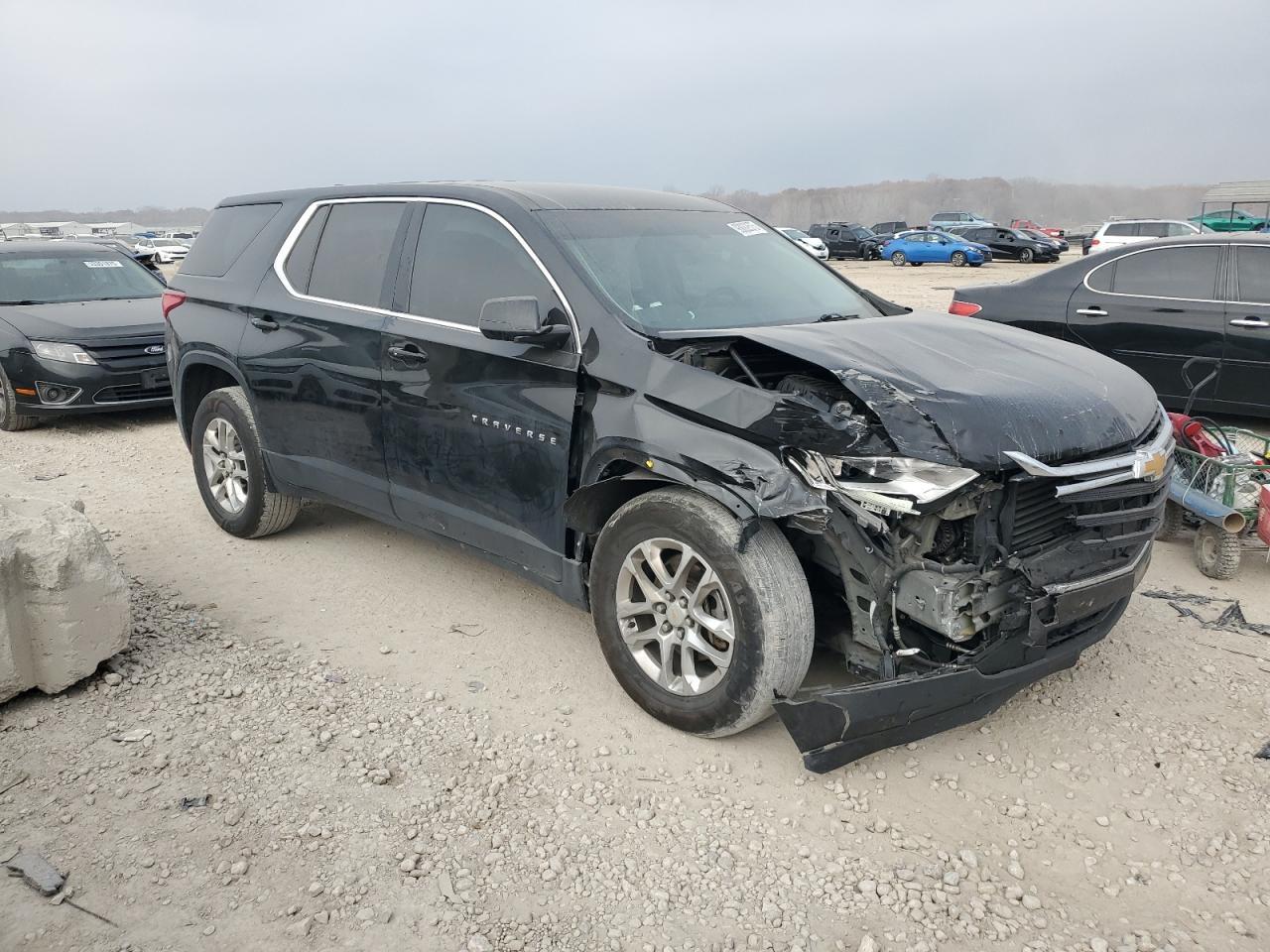 2018 Chevrolet Traverse Ls - Фото 4
