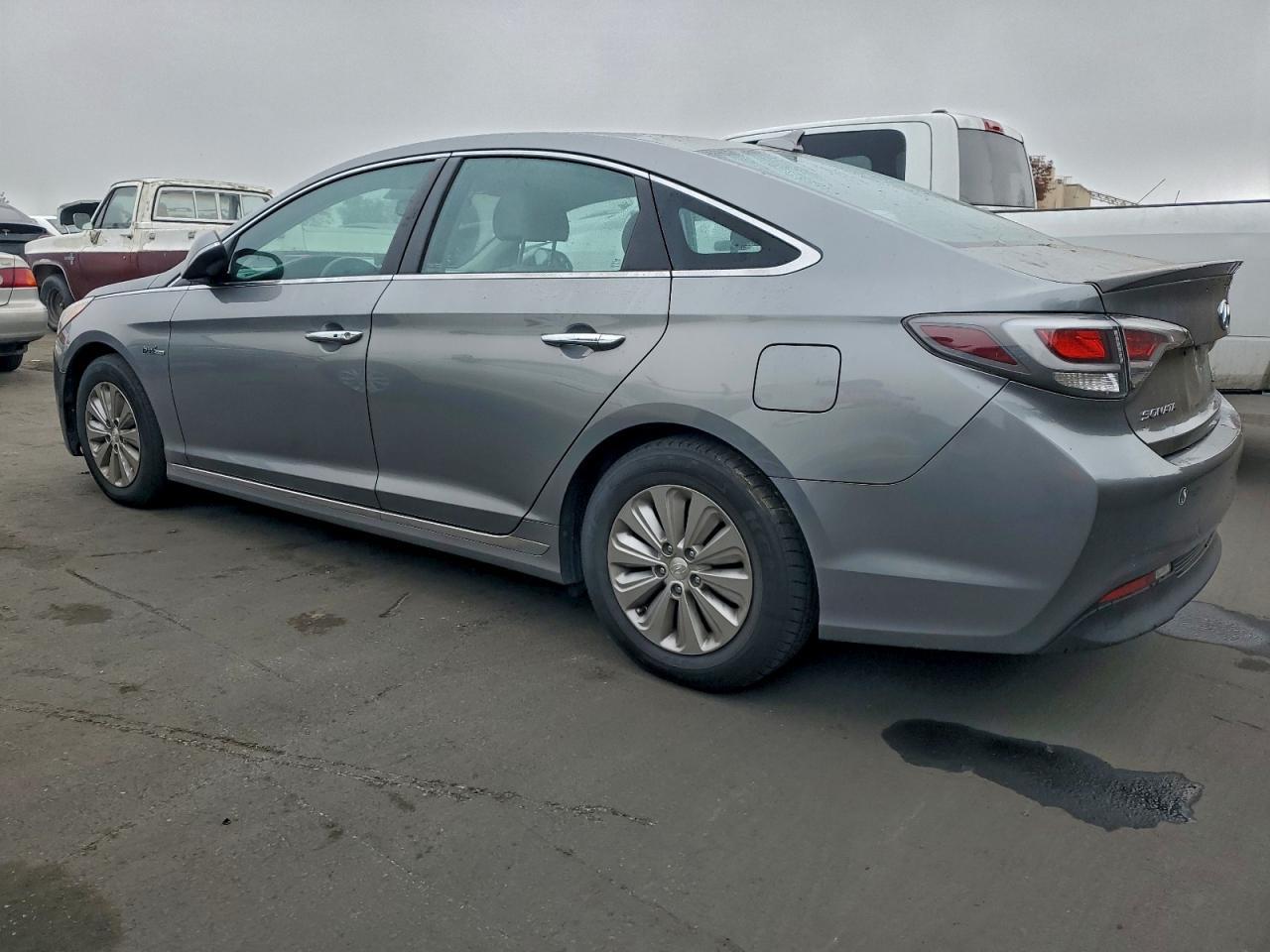 2017 Hyundai Sonata Hybrid - Image 2