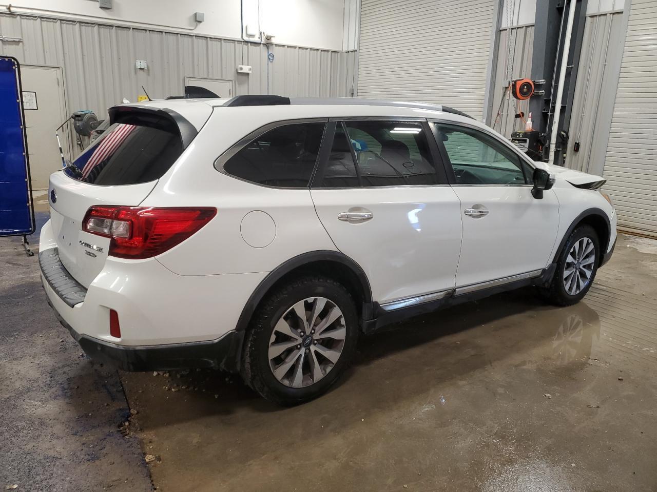 2017 Subaru Outback Touring - Фото 3