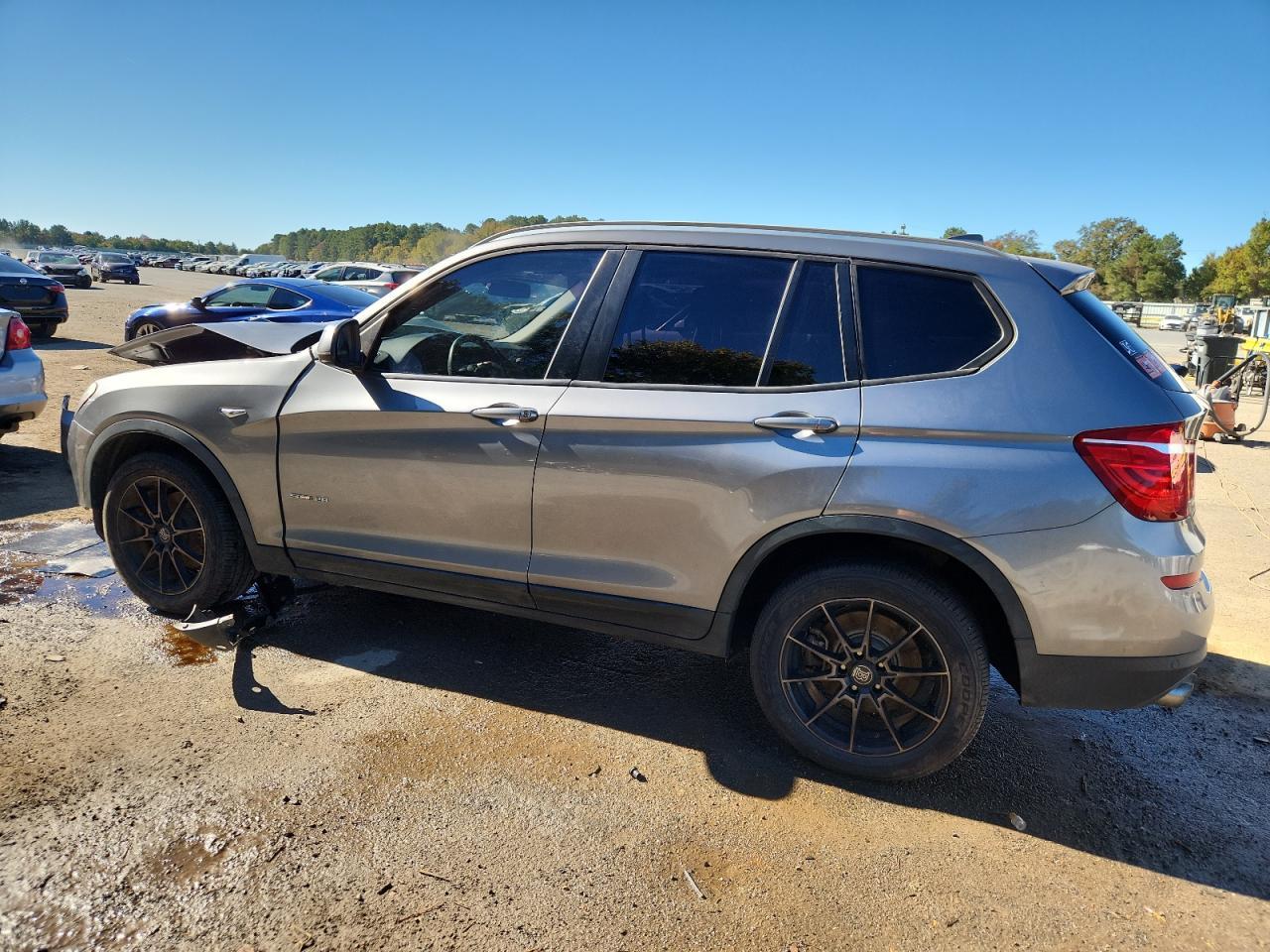 2017 BMW X3 Sdrive28I - Фото 2