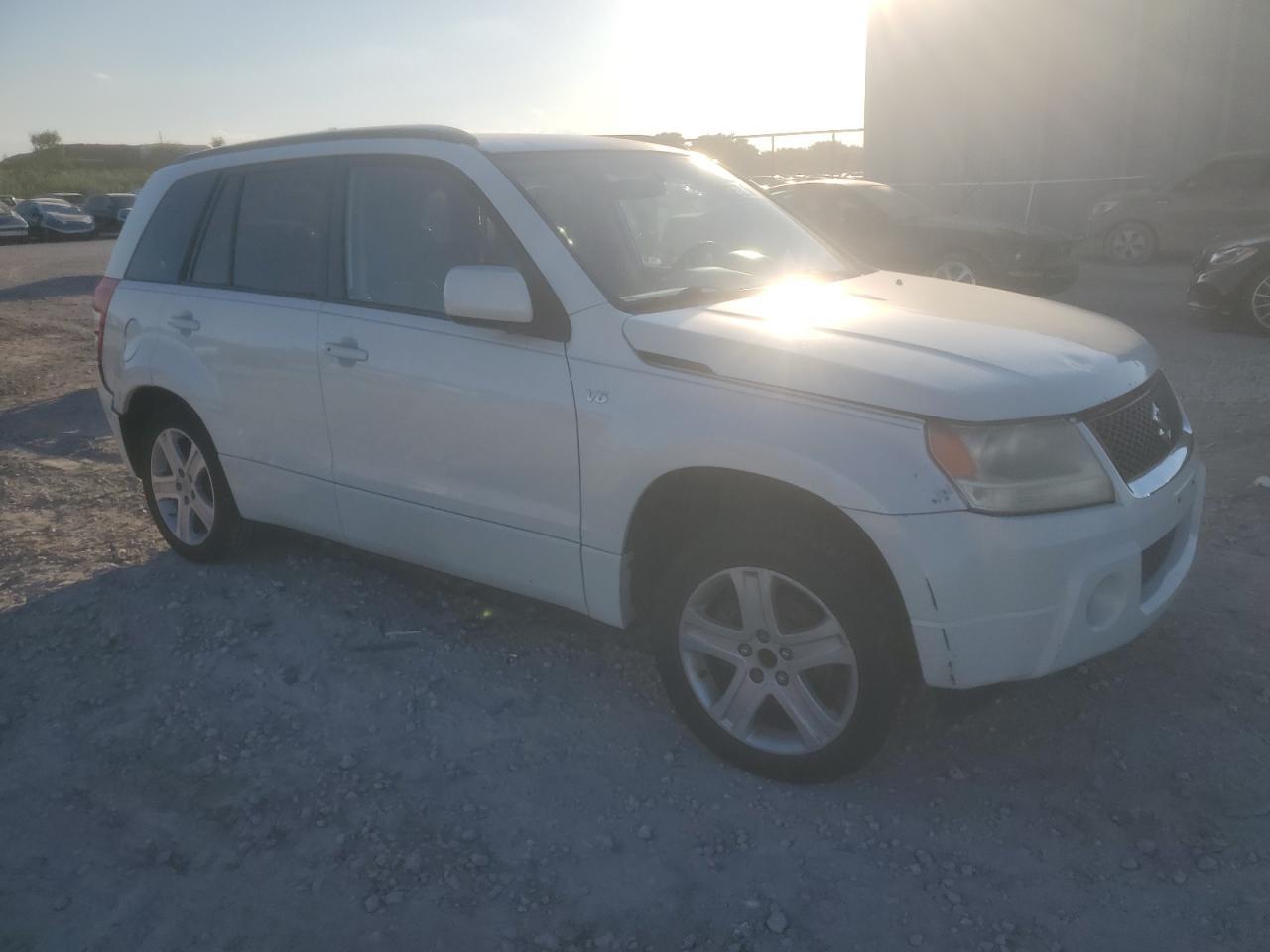 2007 Suzuki Grand Vitara Luxury - Image 4