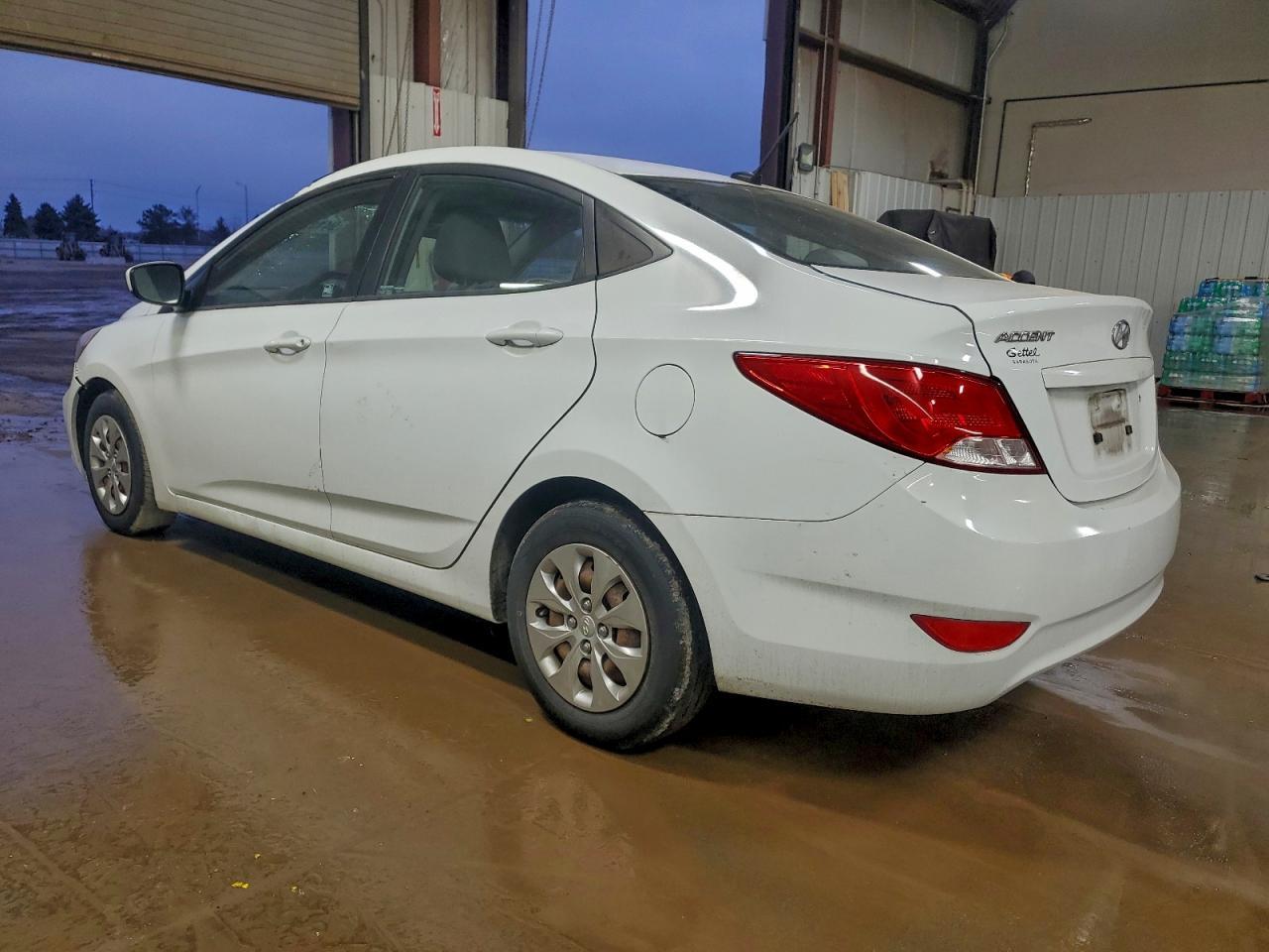 2016 Hyundai Accent Se - Фото 2