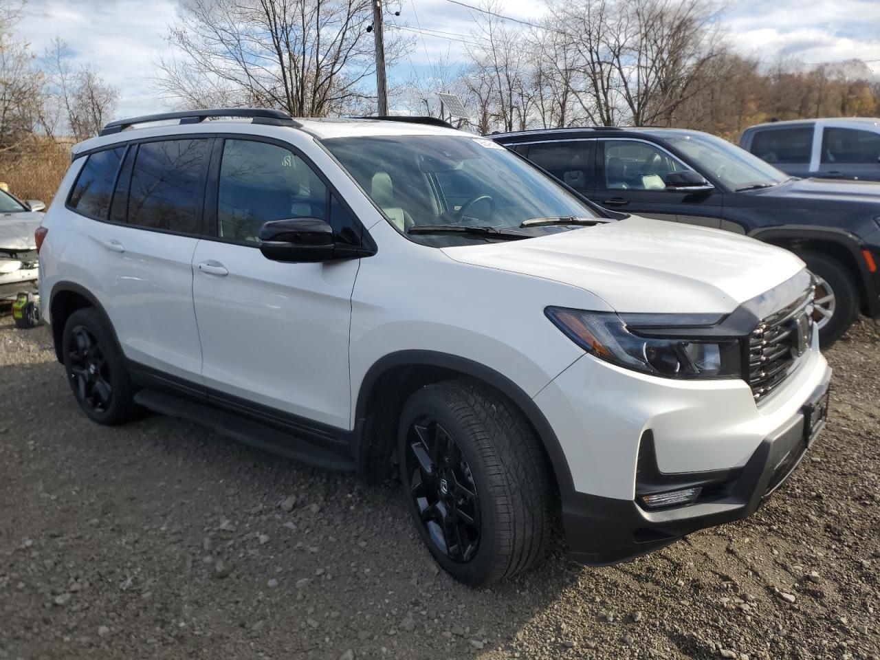 2024 Honda Passport Black Edition - Image 4