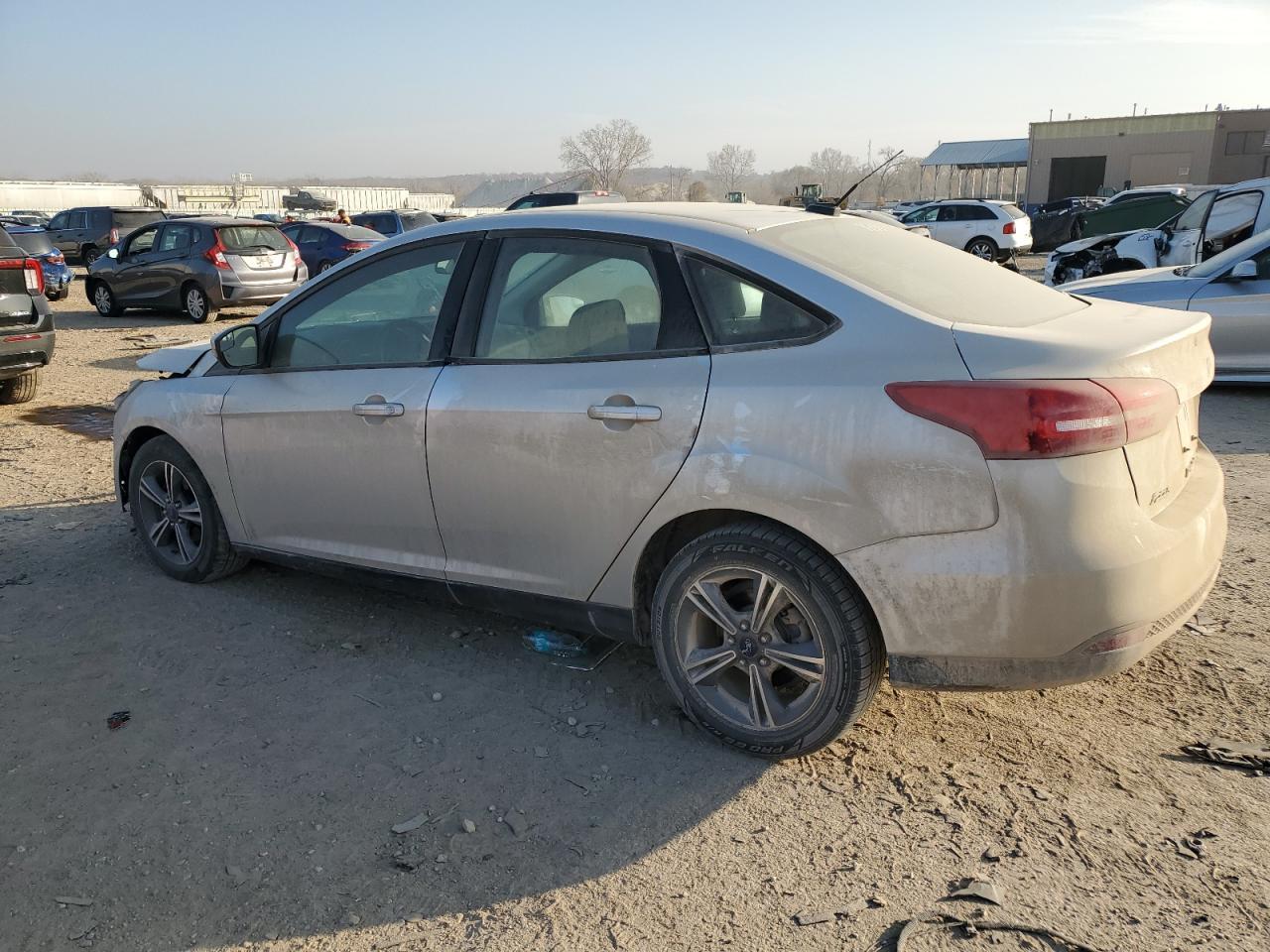 2017 Ford Focus Se - Фото 2