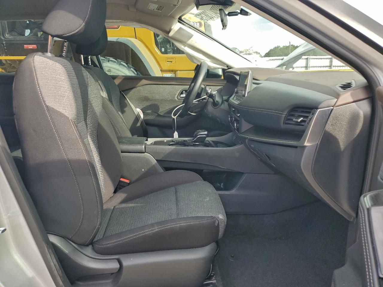 2023 Nissan Rogue Sv - Фото 7