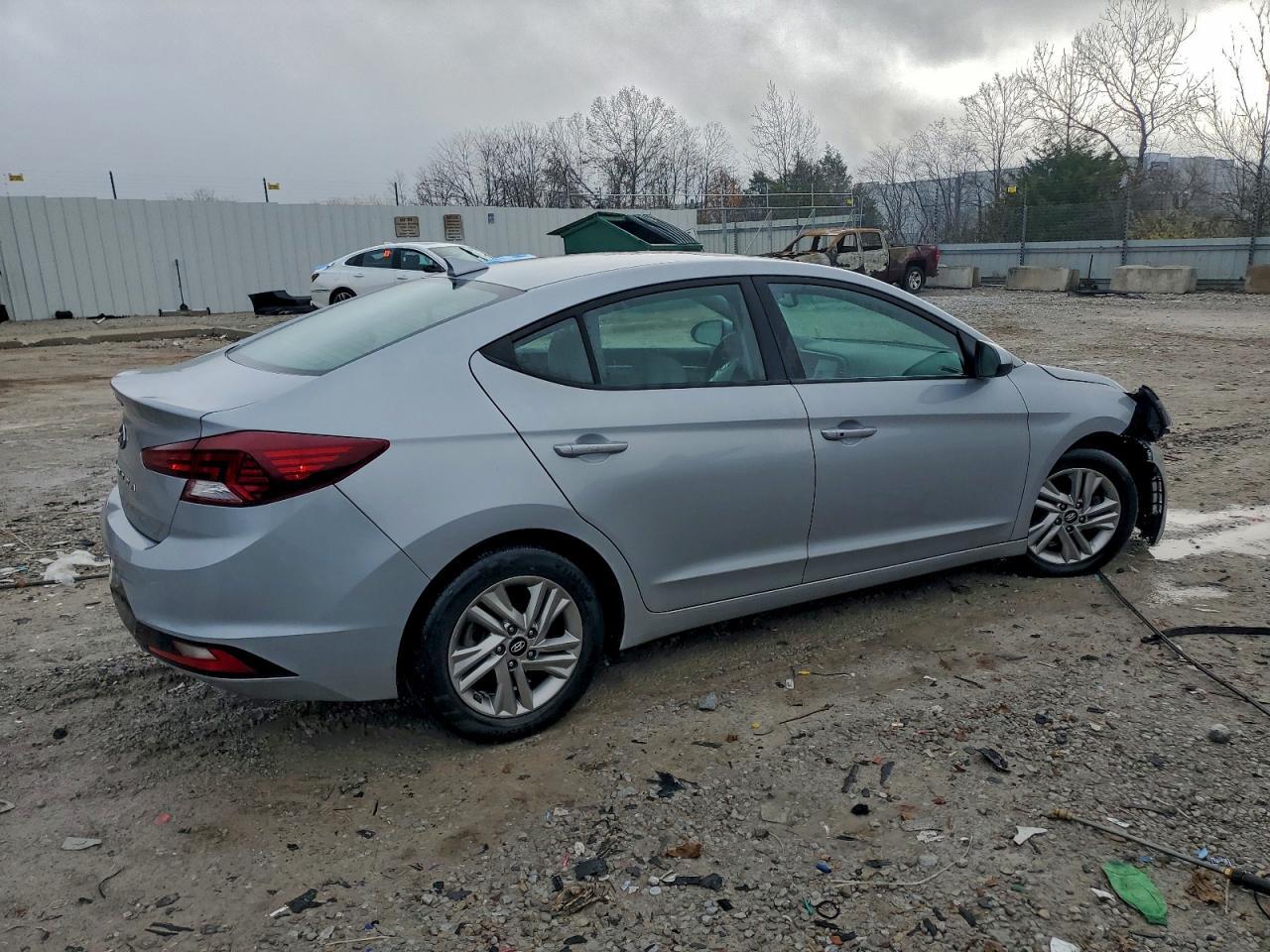 2020 Hyundai Elantra Sel - Фото 3