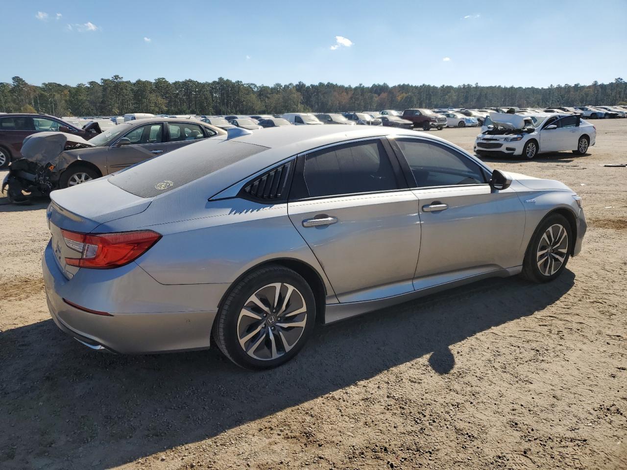 2018 Honda Accord Hybrid - Image 3