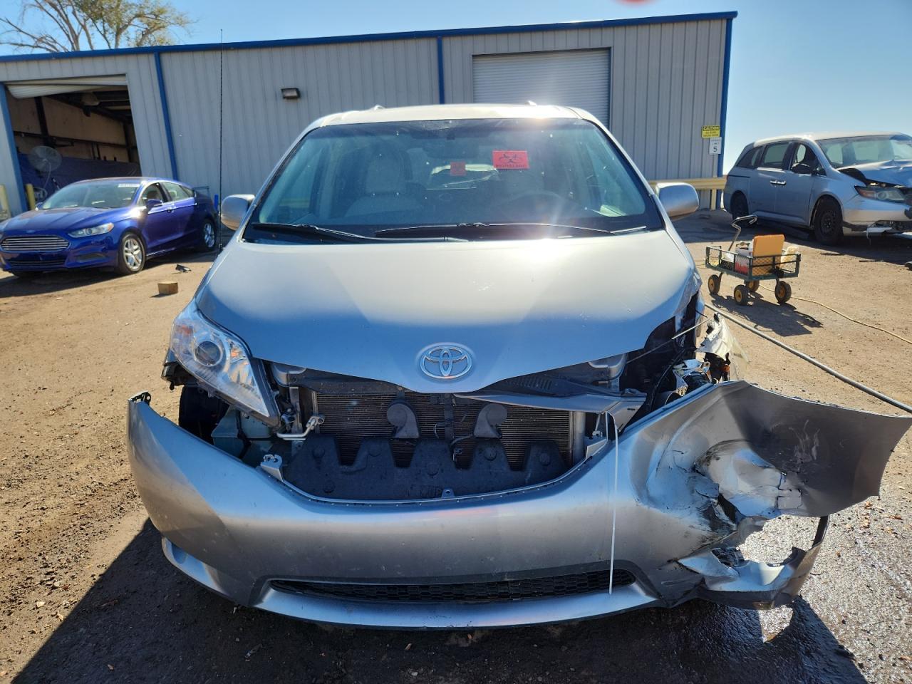2013 Toyota Sienna Xle - Фото 5
