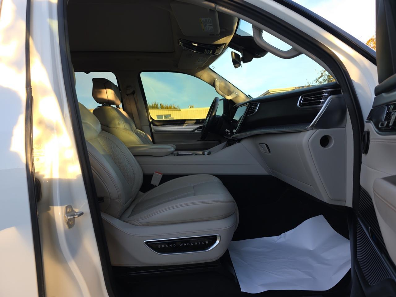 2023 Jeep Grand Wagoneer Series I - Фото 5