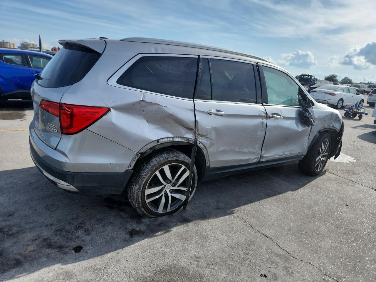 2016 Honda Pilot Touring - Image 3