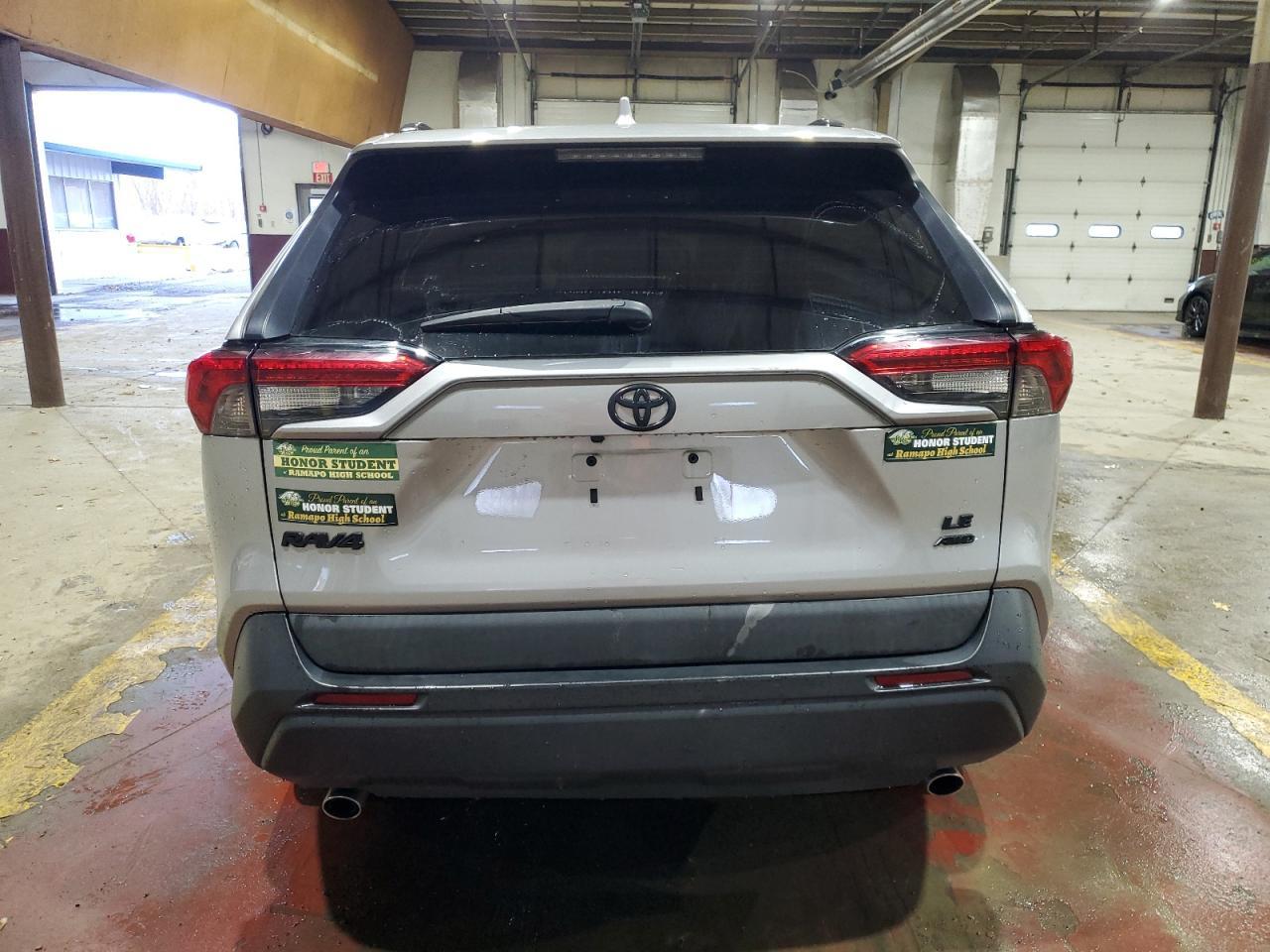 2019 Toyota Rav4 Le - Фото 6