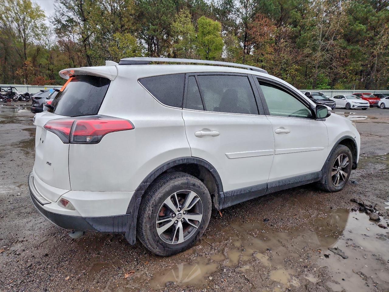 2017 Toyota Rav4 Xle - Фото 3