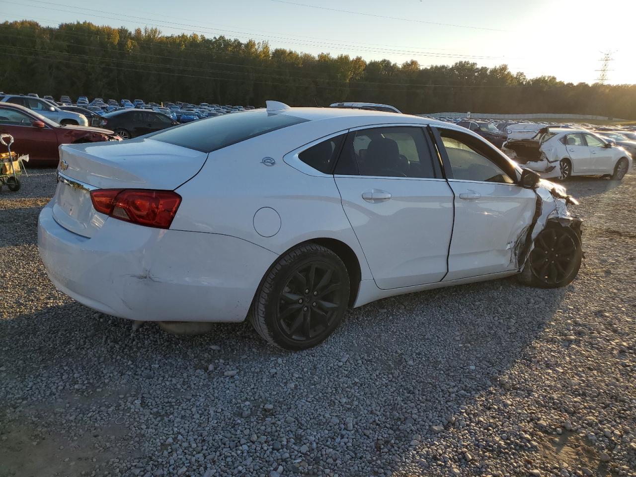 2017 Chevrolet Impala Lt - Image 3
