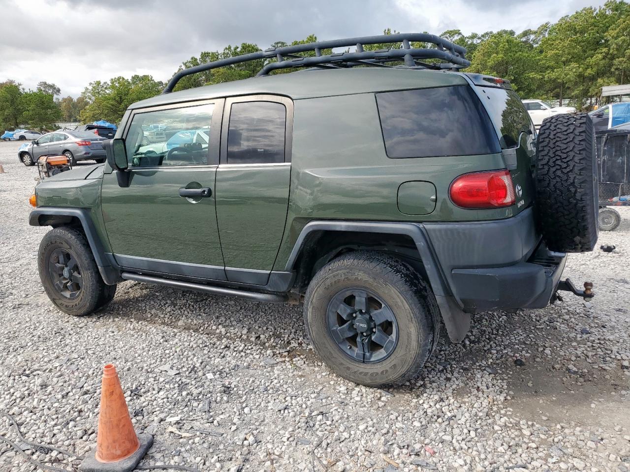 2011 Toyota Fj Cruiser - Image 2