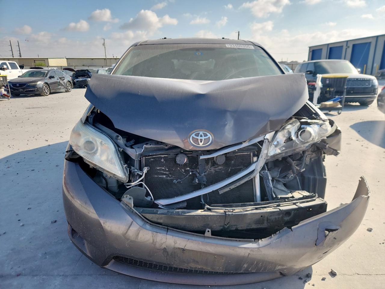 2016 Toyota Sienna Xle - Image 5