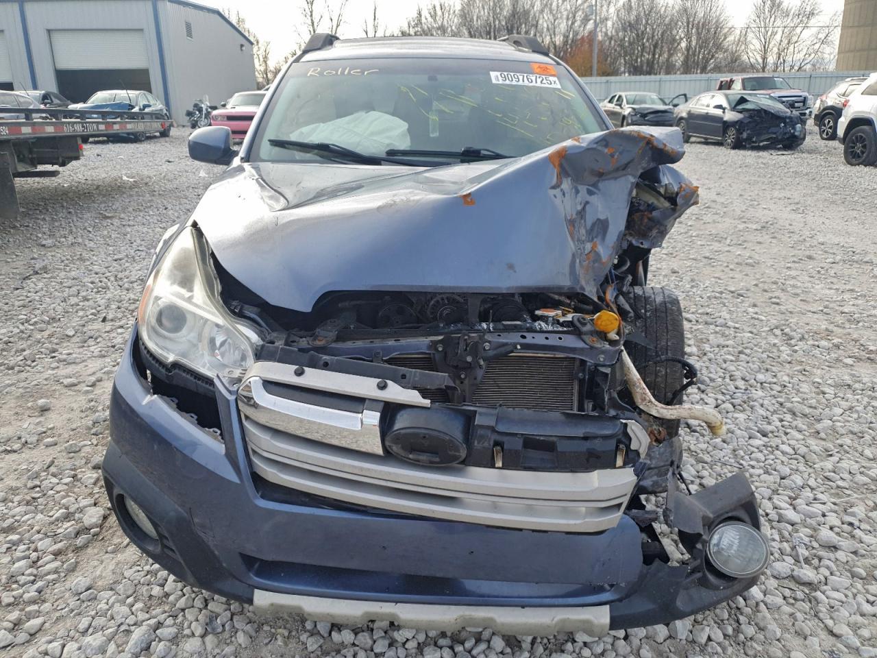 2014 Subaru Outback 3.6R Limited - Image 5