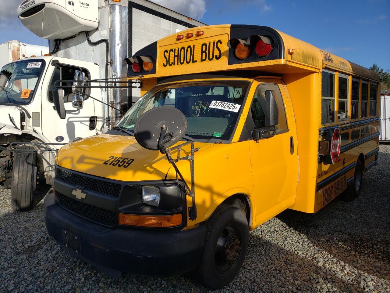 2011 Chevrolet Express School Bus - Фото 2