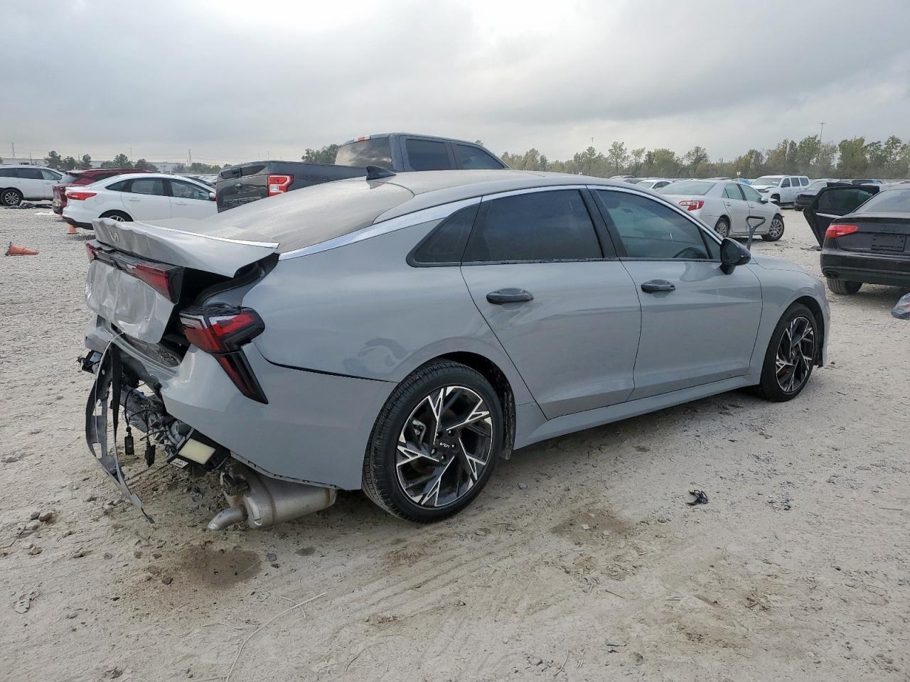 2025 Kia K5 Gt Line - Image 3