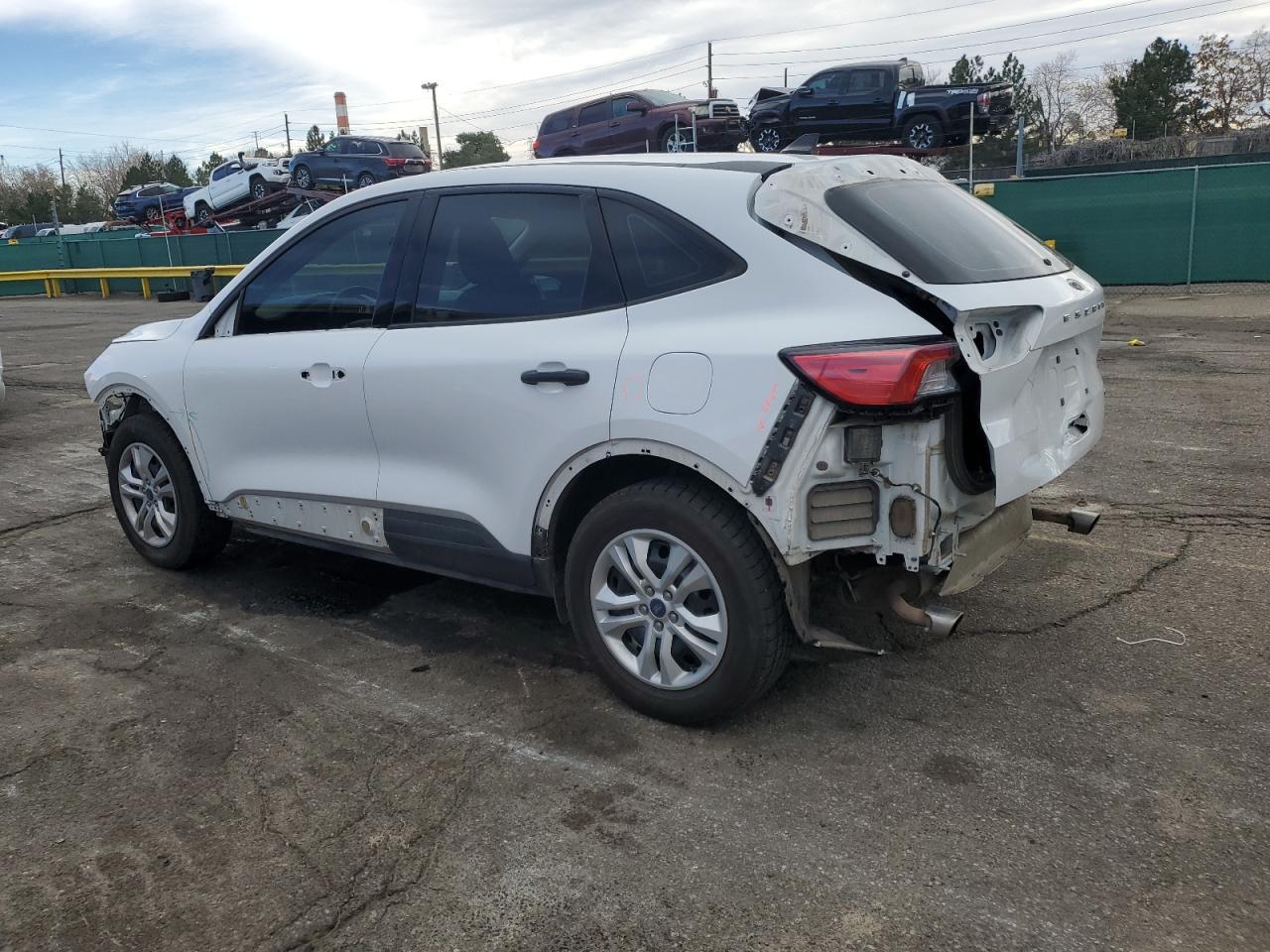 2020 Ford Escape S - Фото 2