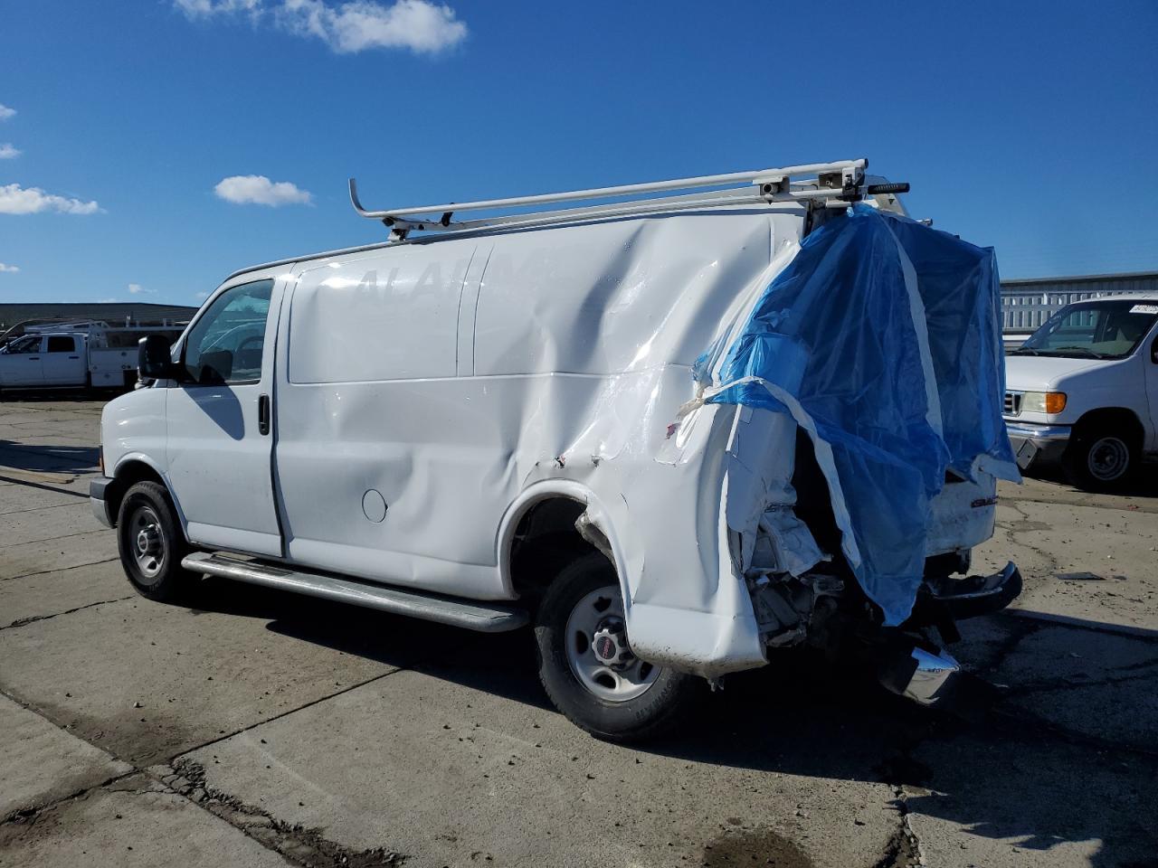 2015 GMC Savana G2500 - Фото 2