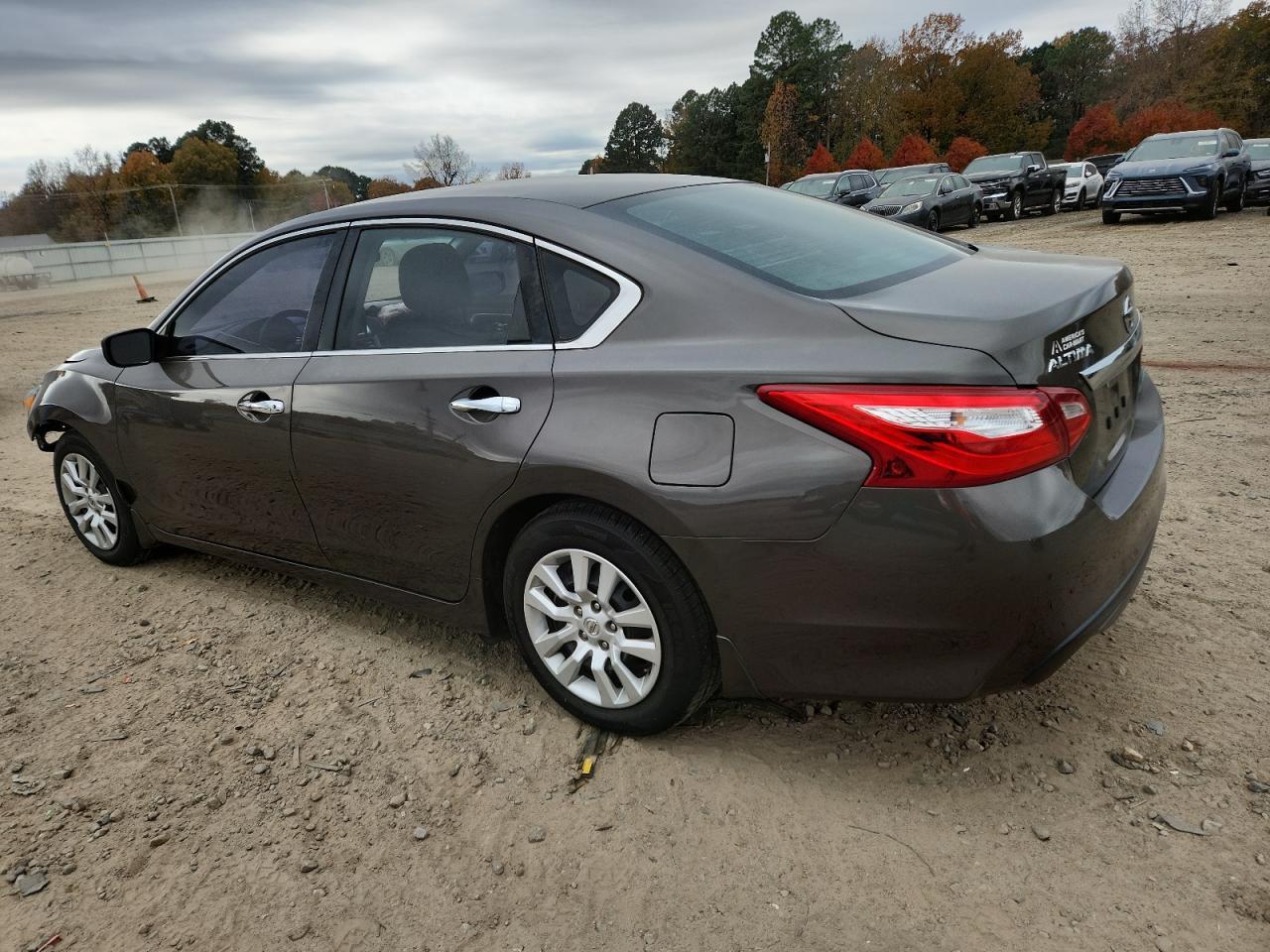 2016 Niss Altima 2.5 S - Image 2