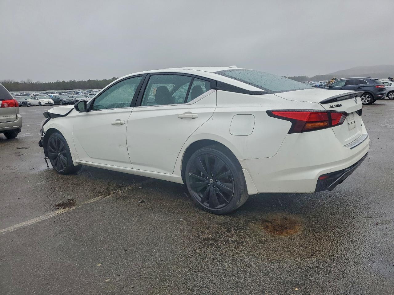 2022 Nissan Altima Sr - Фото 2