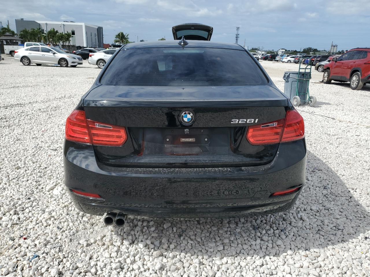 2015 BMW 328 I - Фото 6