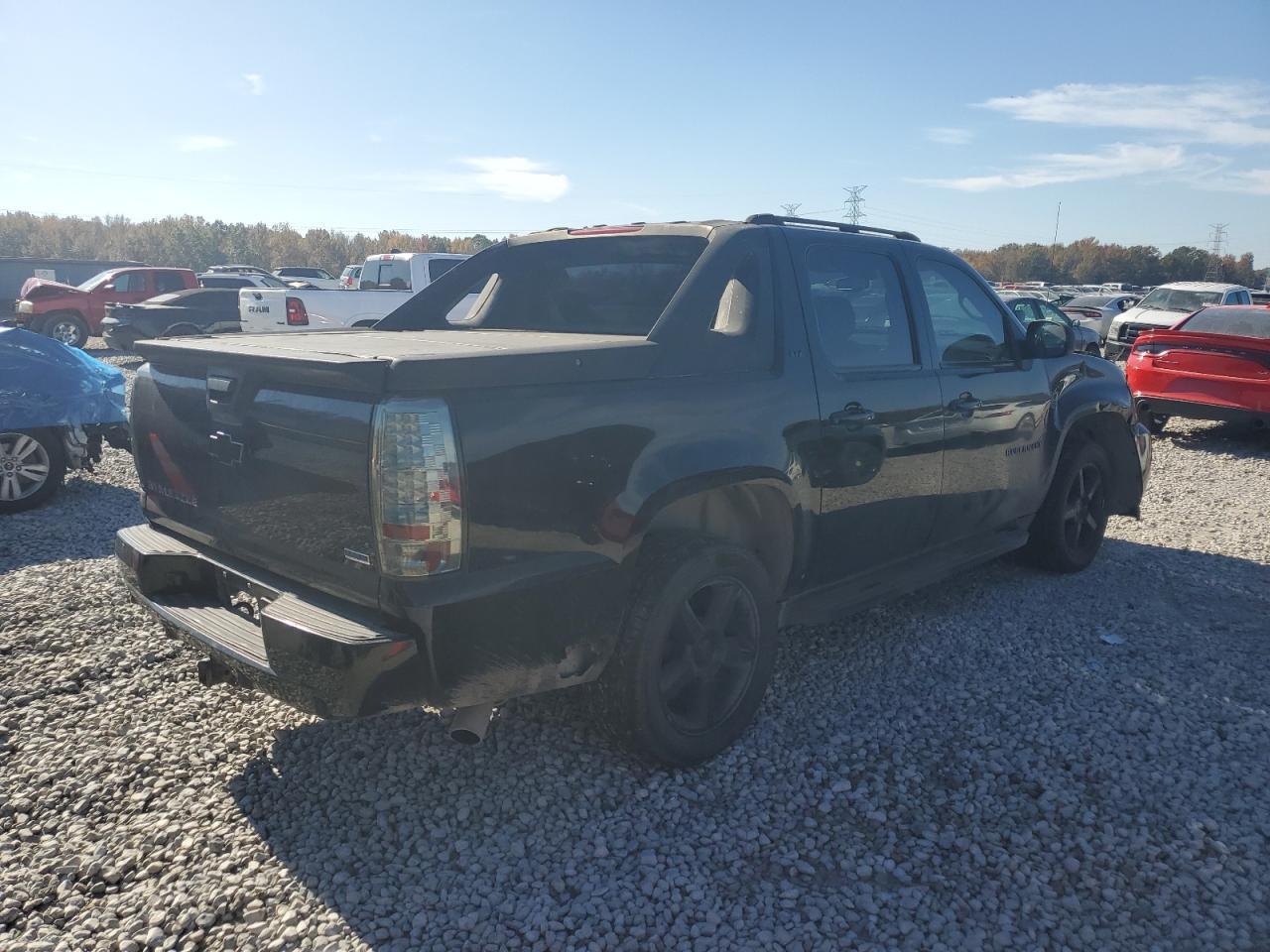 2007 Chevrolet Avalanche K1500 - Image 3