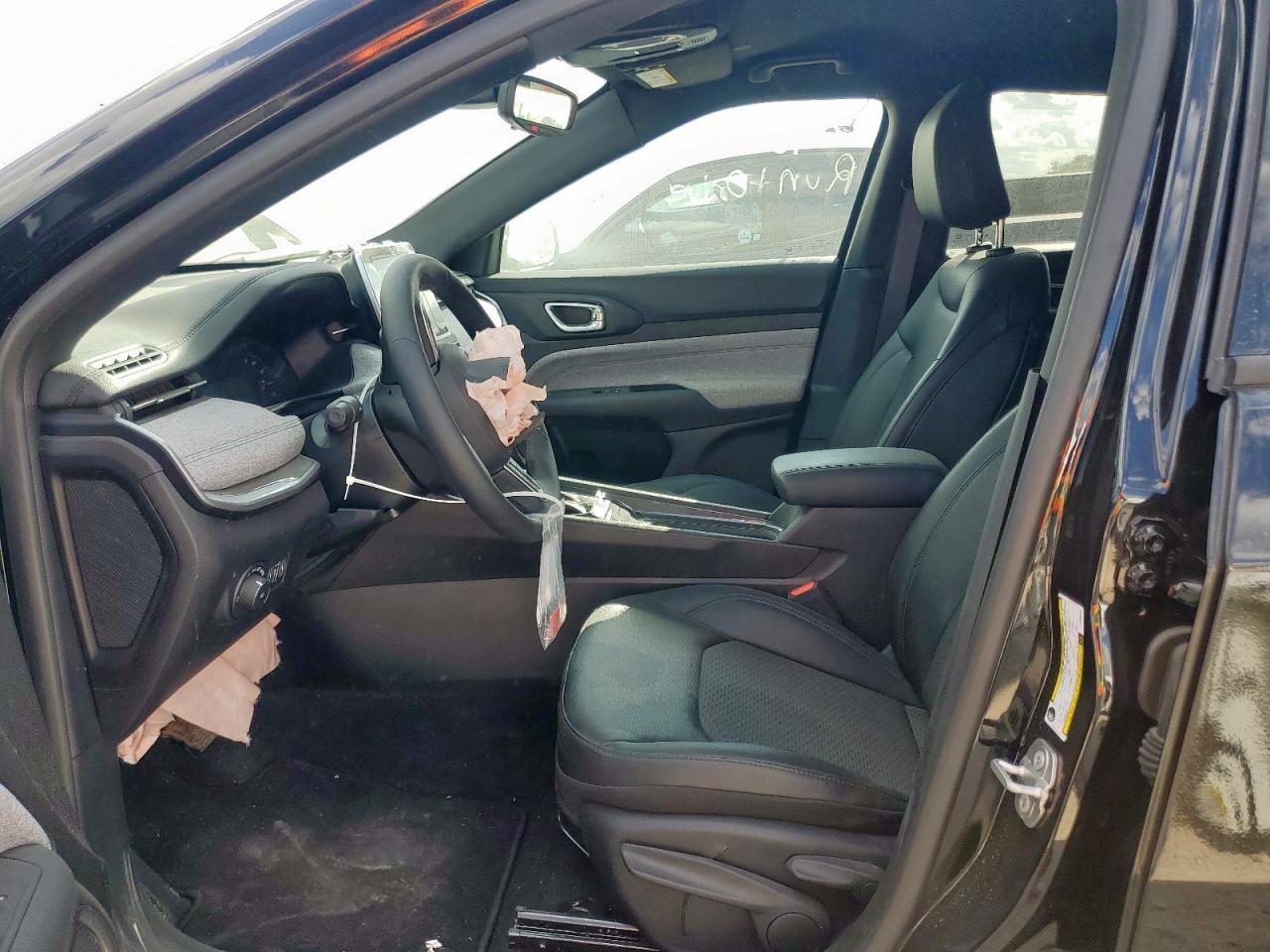 2025 Jeep Compass Latitude - Фото 7