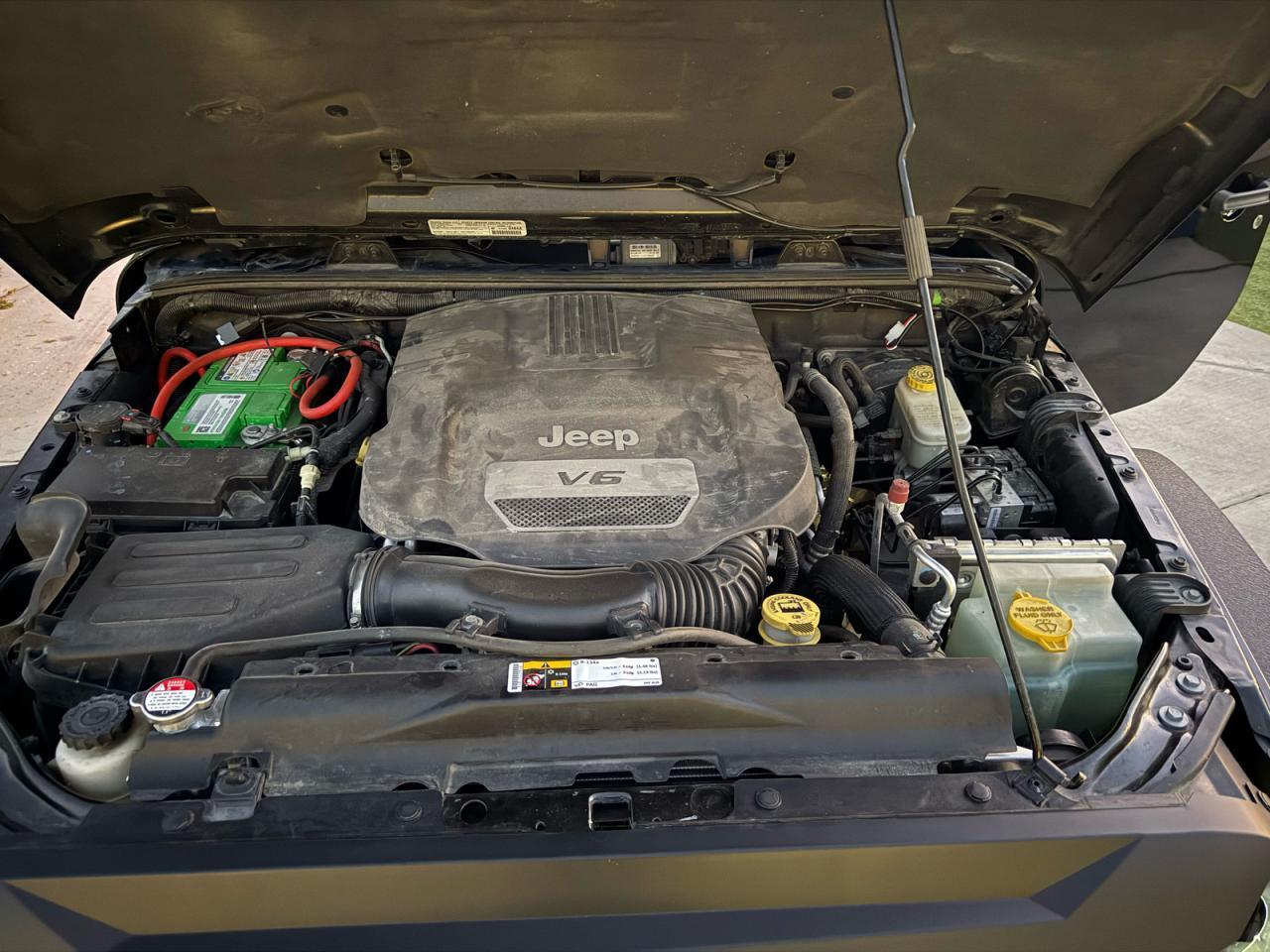 2014 Jeep Wrangler Unlimited Sahara - Фото 7