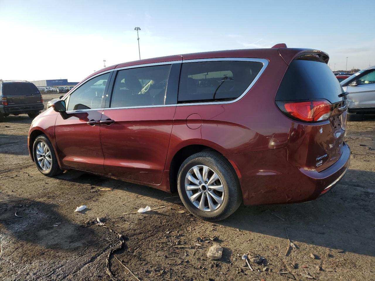 2017 Chrysler Pacifica Lx - Фото 2