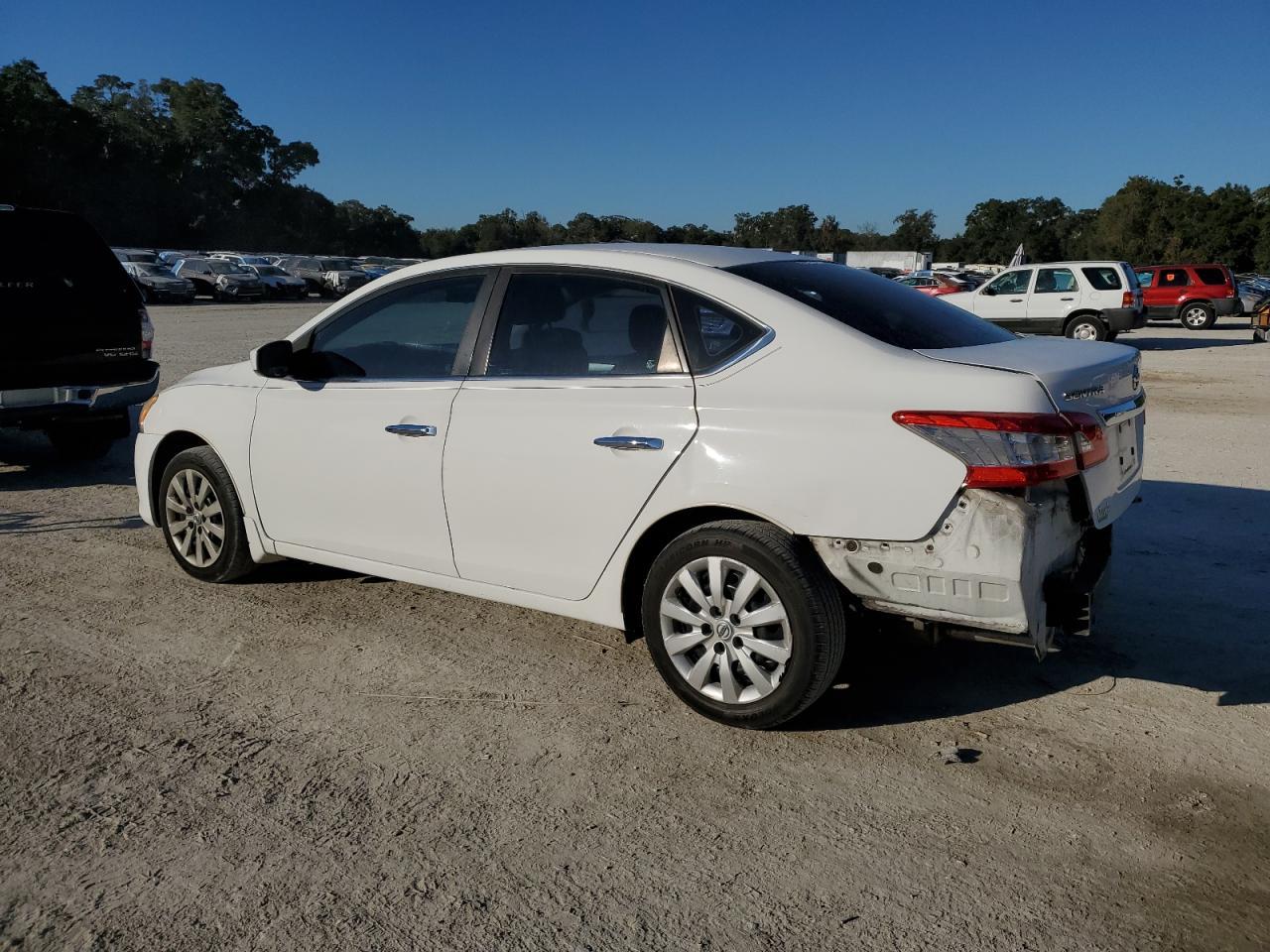 2015 Nissan Sentra S - Фото 2