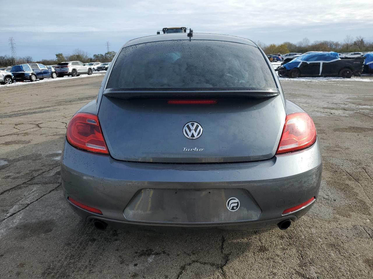 2012 Volkswagen Beetle Turbo - Image 6