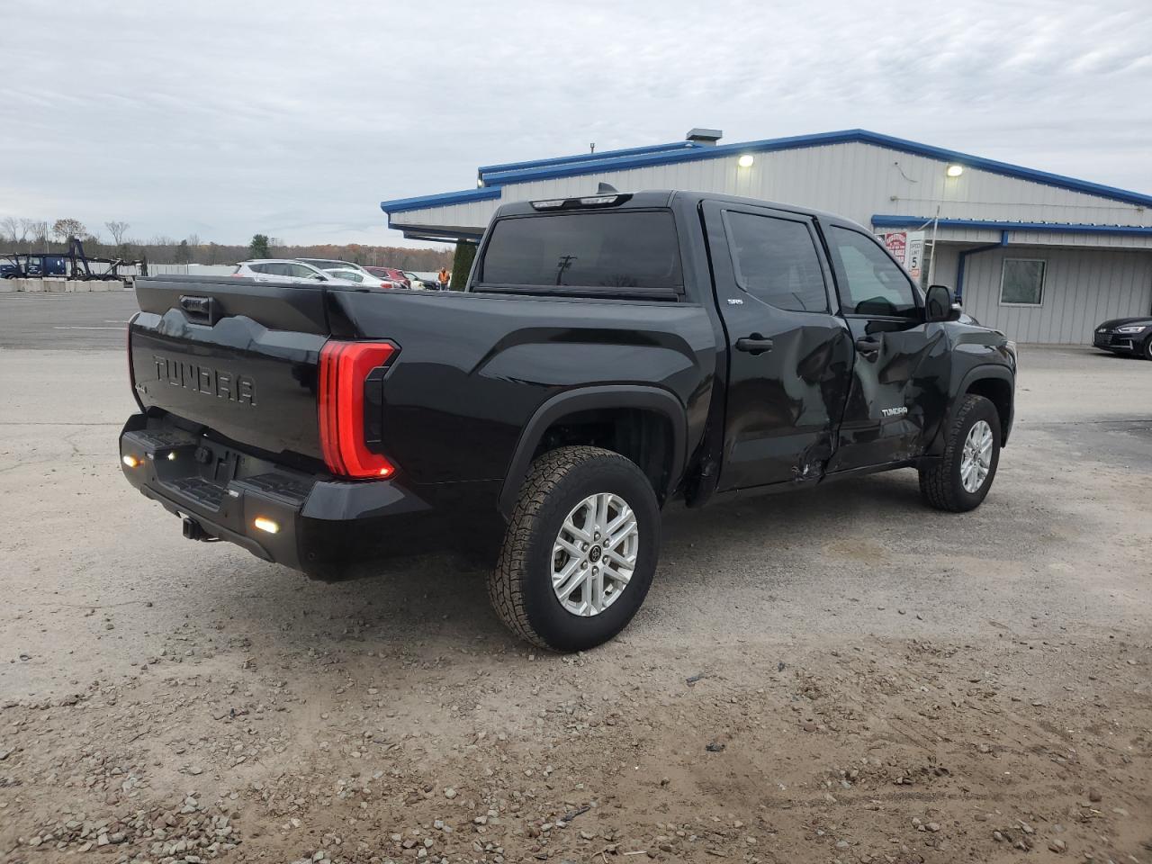 2023 Toyota Tundra Crewmax Sr - Фото 3