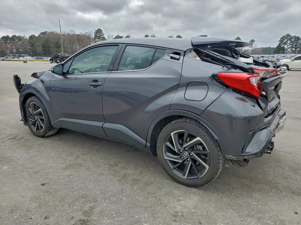 2022 Toyota C-Hr Xle - Фото 2