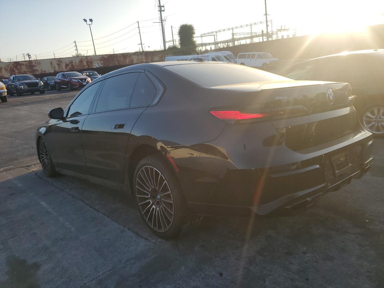 2025 BMW 760 Xi - Image 2