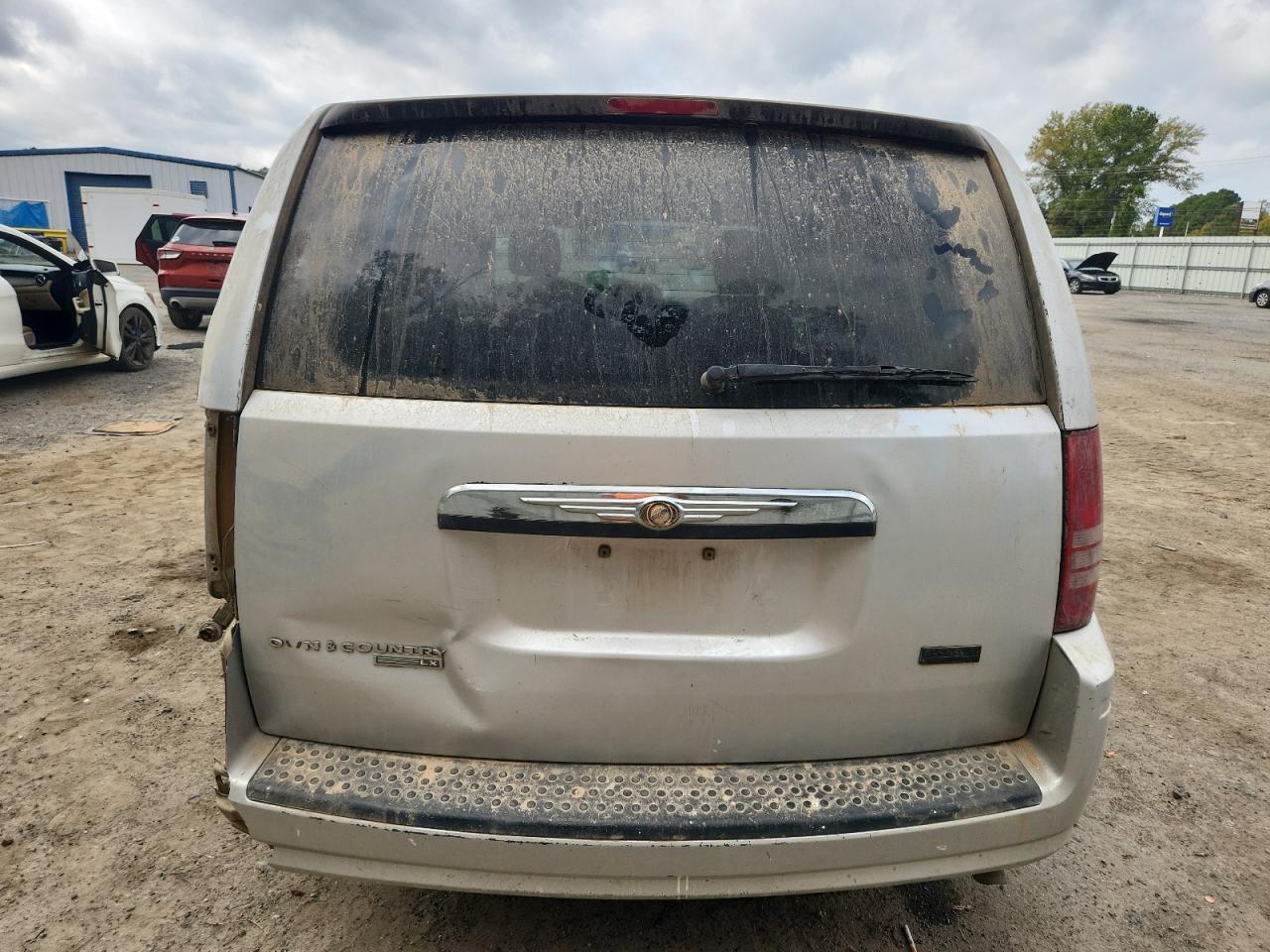 2008 Chrysler Town & Country Lx - Image 6