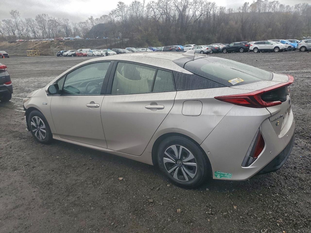 2017 Toyota Prius Prime - Image 2