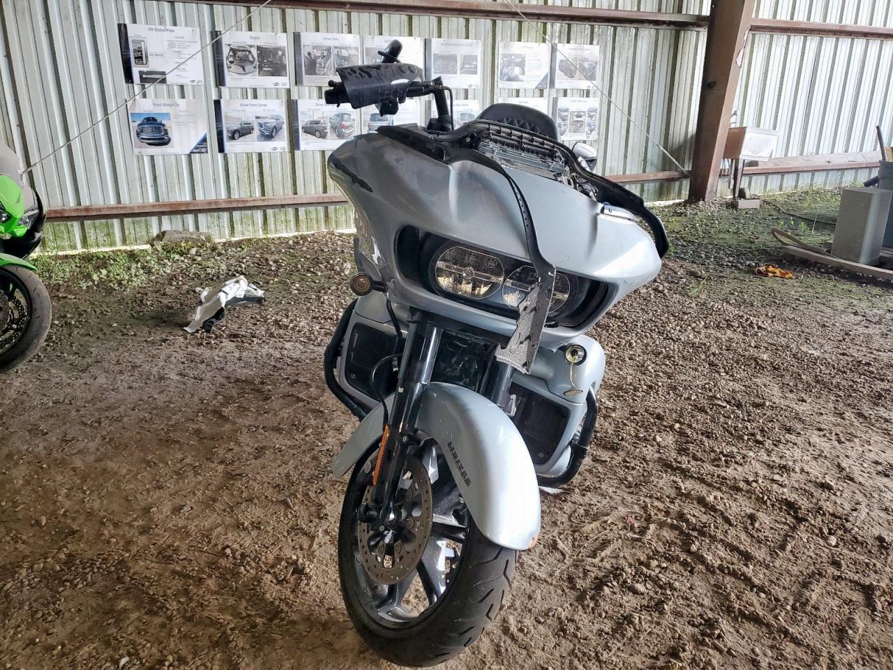 2023 Harley-Davidson Fltrk - Image 2